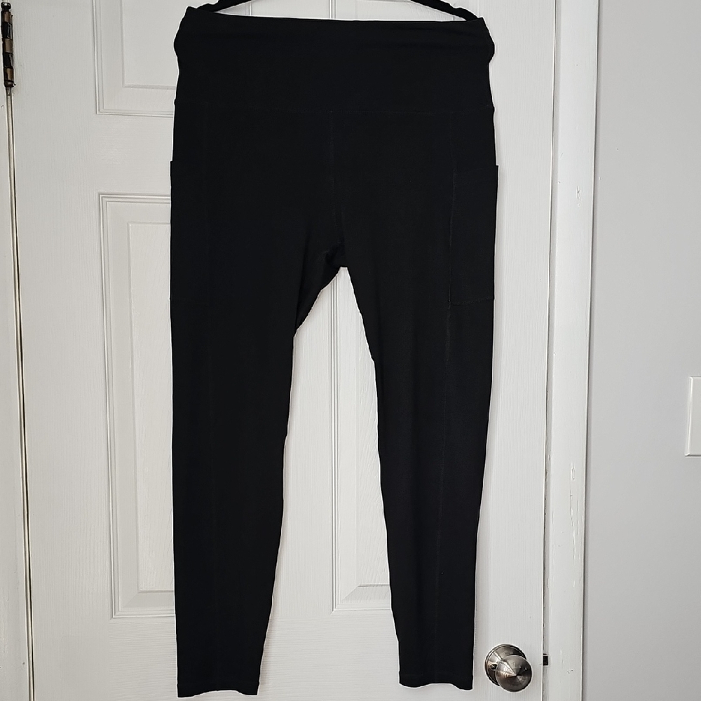 Shapermint Black Leggings Stretchy Form-Fitting Design